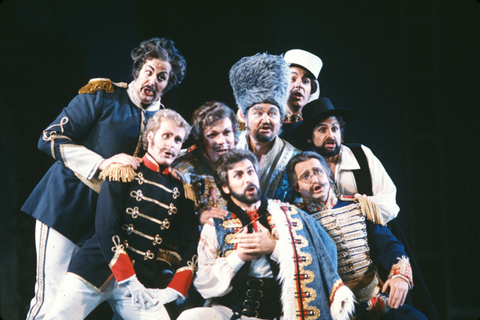 Gerald Isaac (Njegus), Phil Stark (Baron Zeta), Stanley Wexler (Kromow), Håkan Hagegård (Danilo Danilovitch), John Del Carlo (Bogdanovitsch), Thomas Woodman (de St. Brioche), Gary Harger (Pritschitsch), Jonathan Green (Vicomte Cascada), The Merry Widow, Franz Lehár. San Francisco Opera, 1981-82. Photographer: Ron Scherl/San Francisco Opera.