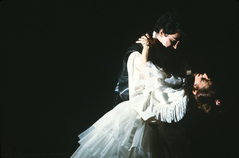 Franco Bonisolli (Don José), Teresa Berganza (Carmen), Carmen, Georges Bizet. San Francisco Opera, 1981-82. Photographer: Ron Scherl/San Francisco Opera.