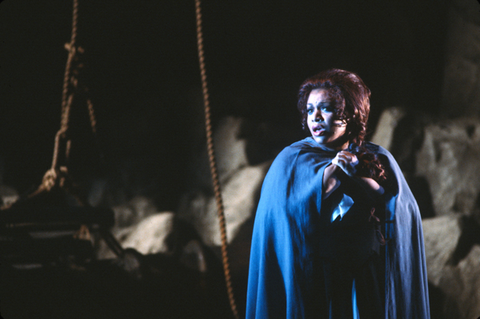 Leona Mitchell (Micaëla), Carmen, Georges Bizet. San Francisco Opera, 1981-82. Photographer: Ron Scherl/San Francisco Opera.