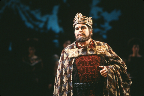 Timothy Noble (The King), Le Cid, Jules Massenet. San Francisco Opera, 1981-82. Photographer: Ron Scherl/San Francisco Opera.