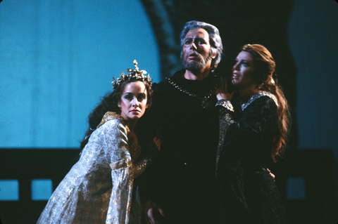 Jennifer Ringo (The Infanta), Ferruccio Furlanetto (Don Diègue), Carol Neblett (Chimène), Le Cid, Jules Massenet. San Francisco Opera, 1981-82. Photographer: Ron Scherl/San Francisco Opera.