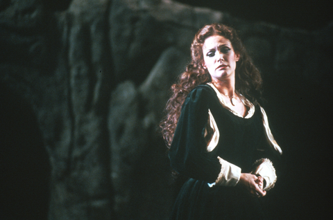 Ashley Putnam (Lucia), Lucia di Lammermoor, Gaetano Donizetti. San Francisco Opera, 1981-82. Photographer: Ron Scherl/San Francisco Opera.