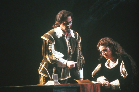 Lenus Carlson (Edgardo), Ashley Putnam (Lucia), Lucia di Lammermoor, Gaetano Donizetti. San Francisco Opera, 1981-82. Photographer: Ron Scherl/San Francisco Opera.