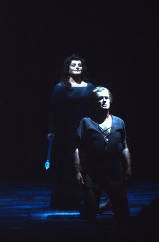 Birgit Nilsson (Brünnhilde), James King (Siegmund), Die Walküre, Richard Wagner. San Francisco Opera, 1981-82. Photographer: Ron Scherl/San Francisco Opera.