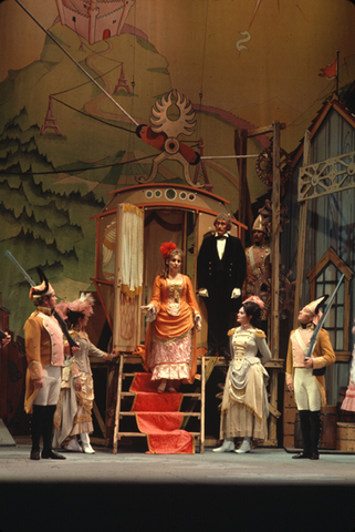 Carol Bayard (The Grand Duchess), Ensemble, La Grande Duchesse de Gérolstein, Jacques Offenbach. San Francisco Opera/SPOT, 1974. Photographer: Ron Scherl/San Francisco Opera.