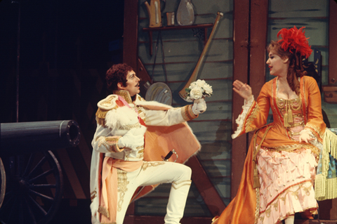 James Poulliott (Prince Paul), Carol Bayard (The Grand Duchess), La Grande Duchesse de Gérolstein, Jacques Offenbach. San Francisco Opera/SPOT, 1974. Photographer: Ron Scherl/San Francisco Opera.