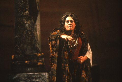 Fiorenza Cossotto (Azucena), Il Trovatore, Giuseppe Verdi. San Francisco Opera, 1981-82. Photographer: Ron Scherl/San Francisco Opera.