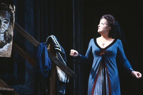 Gwyneth Jones (Tosca), Tosca, Giacomo Puccini. San Francisco Opera, 1982-83. Photographer: Ron Scherl/San Francisco Opera.