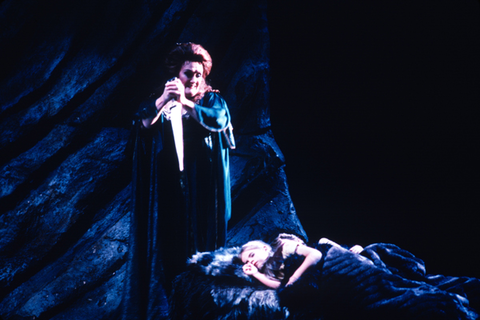 Joan Sutherland (Norma), Alianna Jaqua (Child), Thomas Garadis (Child), Norma, Vincenzo Bellini. San Francisco Opera, 1982-83. Photographer: Ron Scherl/San Francisco Opera.