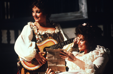 Lucia Popp (Susanna), Helena Döse (Countess Almaviva), Le Nozze di Figaro, Wolfgang Amadeus Mozart. San Francisco Opera, 1982-83. Photographer: Ron Scherl/San Francisco Opera.