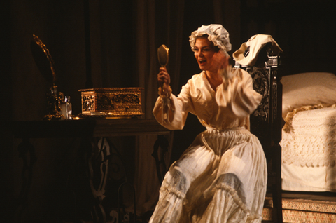 Faith Esham (Cherubino), Le Nozze di Figaro, Wolfgang Amadeus Mozart. San Francisco Opera, 1982-83. Photographer: Ron Scherl/San Francisco Opera.