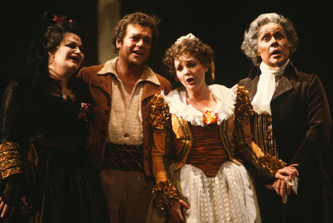 Laura Brooks Rice (Marcellina), Hermann Prey (Figaro), Lucia Popp (Susanna), Kevin Langan (Dr. Bartolo), Le Nozze di Figaro, Wolfgang Amadeus Mozart. San Francisco Opera, 1982-83. Photographer: Ron Scherl/San Francisco Opera.