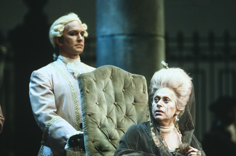 Regina Resnik (Countess), Supernumerary, Pikovaya Dama, Peter Ilyich Tchaikovsky. San Francisco Opera, 1982-83. Photographer: Ron Scherl/San Francisco Opera.