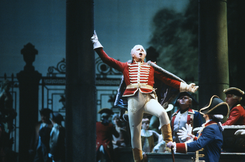 Tom Krause (Count Tomsky), Chorus, Pikovaya Dama, Peter Ilyich Tchaikovsky. San Francisco Opera, 1982-83. Photographer: Ron Scherl/San Francisco Opera.