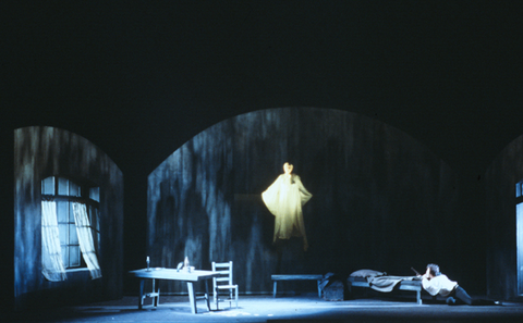 Regina Resnik (Countess), Michail Svetlev (Gherman), Pikovaya Dama, Peter Ilyich Tchaikovsky. San Francisco Opera, 1982-83. Photographer: Ron Scherl/San Francisco Opera.