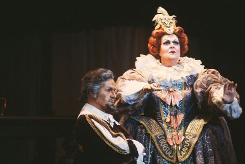 Donald Gramm (Pandolfe), Maureen Forrester (Mme. de la Haltiere), Cendrillon, Jules Massenet. San Francisco Opera, 1982-83. Photographer: Ron Scherl/San Francisco Opera.