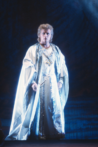 Peter Hofmann (Lohengrin), Lohengrin, Richard Wagner. San Francisco Opera, 1982-83. Photographer: Ron Scherl/San Francisco Opera.