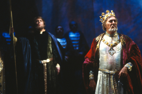 David Ward (Heinrich der Vogler), Chorus, Lohengrin, Richard Wagner. San Francisco Opera, 1982-83. Photographer: Ron Scherl/San Francisco Opera.