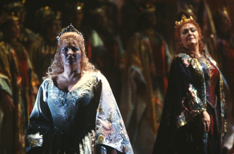 Pilar Lorengar (Elsa von Brabant), Leonie Rysanek (Ortrud), Chorus, Lohengrin, Richard Wagner. San Francisco Opera, 1982-83. Photographer: Ron Scherl/San Francisco Opera.