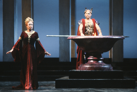 Helga Dernesch (Fricka), Thomas Stewart (Wotan), Die Walküre, Richard Wagner. San Francisco Opera, 1982-83. Photographer: Ron Scherl/San Francisco Opera.