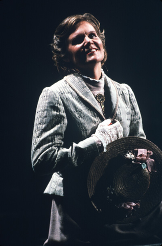 Anja Silja (Katya Kabanova), Kát'a Kabanová, Leoš Janáček. San Francisco Opera, 1983-84. Photographer: Ron Scherl/San Francisco Opera.