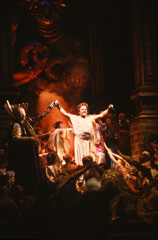 Guy Chauvet (Samson), Ensemble, Samson et Dalila, Camille Saint-Saëns. San Francisco Opera, 1983-84. Photographer: Ron Scherl/San Francisco Opera.