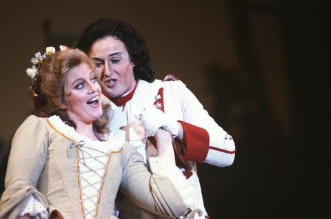 Kaaren Erickson (Wanda), Tibère Raffalli (Fritz), La Grande Duchesse de Gérolstein, Jacques Offenbach. San Francisco Opera, 1983-84. Photographer: Ron Scherl/San Francisco Opera.