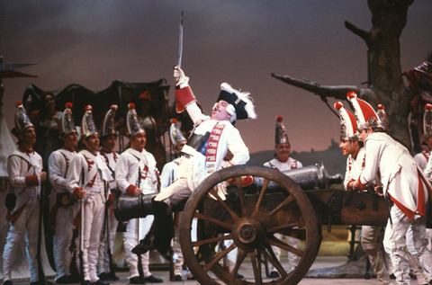 Michel Trempoint (Général Boum), Chorus, La Grande Duchesse de Gérolstein, Jacques Offenbach. San Francisco Opera, 1983-84. Photographer: Ron Scherl/San Francisco Opera.