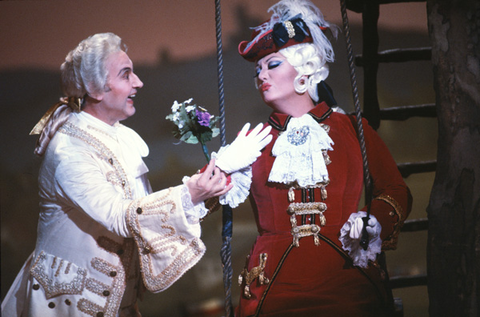 Rémy Corazza (Prince Paul), Régine Crespin (La Grande Duchesse), La Grande Duchesse de Gérolstein, Jacques Offenbach. San Francisco Opera, 1983-84. Photographer: Ron Scherl/San Francisco Opera.