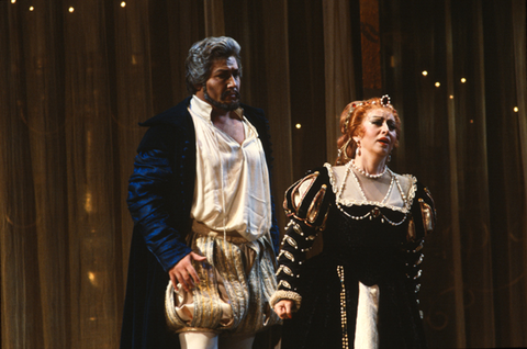 Dimitri Kavrakos (Alvise Badoero), Mariana Paunova (Laura Adorno), La Gioconda, Amilcare Ponchielli. San Francisco Opera, 1983-84. Photographer: Ron Scherl/San Francisco Opera.