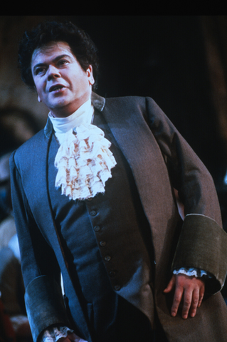 Ermanno Mauro (Cavaliere des Grieux), Manon Lescaut, Giacomo Puccini. San Francisco Opera, 1983-84. Photographer: Ron Scherl/San Francisco Opera.