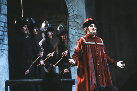 Wieslaw Ochman (Grigory), Supernumeraries, Boris Godunov, Modest Petrovich Mussorgsky. San Francisco Opera, 1983-84. Photographer: Ron Scherl/San Francisco Opera.