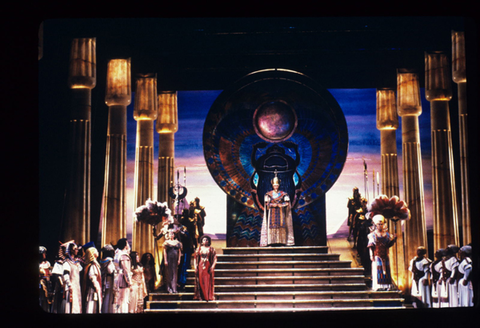 Franco Bonisolli (Radames), Ruza Baldani (Amneris), Leontyne Price (Aida), James Patterson (King of Egypt), Kevin Langan (Ramfis), Ensemble, Aida, Giuseppe Verdi. San Francisco Opera, 1983-84. Photographer: Ron Scherl/San Francisco Opera.