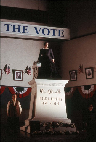 Judith Christin (Gertrude Stein), Luana De Vol (Susan B. Anthony), The Mother of Us All, Virgil Thomson. San Francisco Opera, 2003-04. Photographer: Ken Friedman/San Francisco Opera.