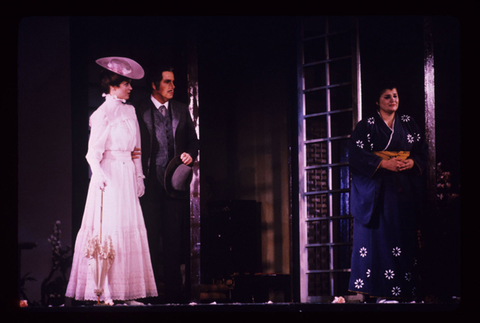 Nancy Gustafson (Kate Pinkerton), Tom Krause (Sharpless), Laura Brooks Rice (Suzuki), Madama Butterfly, Giacomo Puccini. San Francisco Opera, 1984-85. Photographer: Ron Scherl/San Francisco Opera.