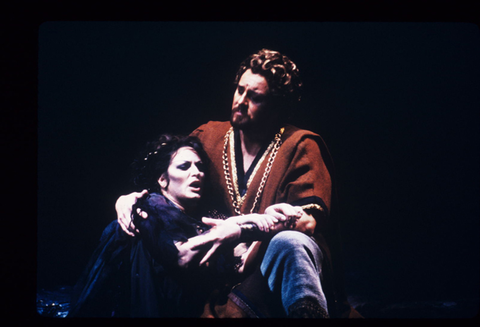 Janis Martin (Elektra), Peter Wimberger (Orest), Elektra, Richard Strauss. San Francisco Opera, 1984-85. Photographer: Ron Scherl/San Francisco Opera.