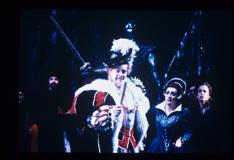 Kevin Langan (Enrico), Livia Budai (Giovanna Seymour), Ensemble, Anna Bolena, Gaetano Donizetti. San Francisco Opera, 1984-85. Photographer: Ron Scherl/San Francisco Opera.