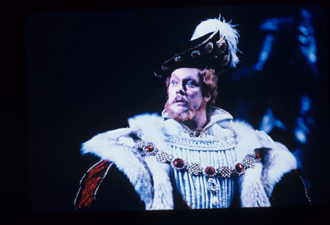 Kevin Langan (Enrico), Anna Bolena, Gaetano Donizetti. San Francisco Opera, 1984-85. Photographer: Ron Scherl/San Francisco Opera.