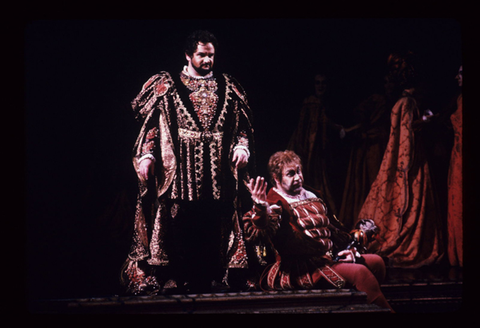 Dano Raffanti (The Duke of Mantua), Ingvar Wixell (Rigoletto), Rigoletto, Giuseppe Verdi. San Francisco Opera, 1984-85. Photographer: Ron Scherl/San Francisco Opera.