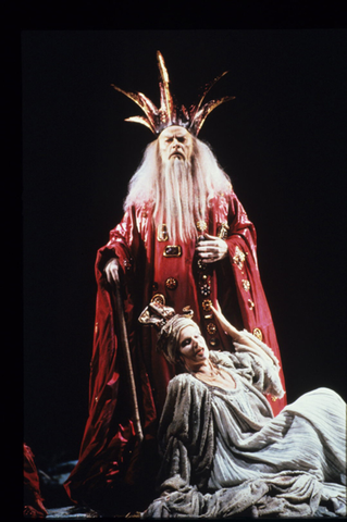 Thomas Stewart (Lear), Anja Silja (Regan), Lear, Aribert Reimann. San Francisco Opera, 1985-86. Photographer: Ron Scherl/San Francisco Opera.