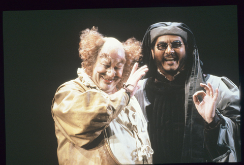 Ingvar Wixell (Falstaff), Alan Titus (Ford), Falstaff, Giuseppe Verdi. San Francisco Opera, 1985-86. Photographer: Ron Scherl/San Francisco Opera.