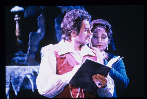 Giuseppe Giacomini (Cavaradossi), Maria Slatinaru (Tosca), Tosca, Giacomo Puccini. San Francisco Opera, 1985-86. Photographer: Ron Scherl/San Francisco Opera.