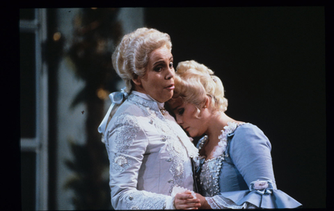 Brigitte Fassbaender (Octavian), Cheryl Parrish (Sophie), Der Rosenkavalier, Richard Strauss. San Francisco Opera, 1985-86. Photographer: Ron Scherl/San Francisco Opera.