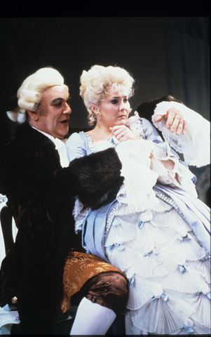 Kurt Moll (Baron Ochs), Cheryl Parrish (Sophie), Der Rosenkavalier, Richard Strauss. San Francisco Opera, 1985-86. Photographer: Ron Scherl/San Francisco Opera.