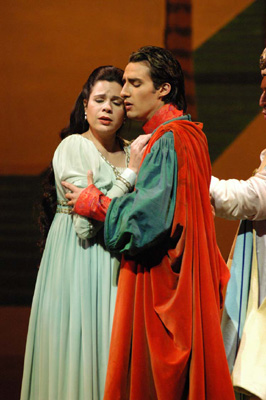 Ana Maria Martinez (Pamina), Charles Castronovo (Tamino), Die Zauberflӧte, Wolfgang Amadeus Mozart. San Francisco Opera, 2003-04. Photographer: Larry Merkle/San Francisco Opera.