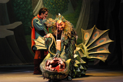 Charles Castronovo (Tamino), Johannes Martin Kränzle (Papageno), Die Zauberflӧte, Wolfgang Amadeus Mozart. San Francisco Opera, 2003-04. Photographer: Larry Merkle/San Francisco Opera.