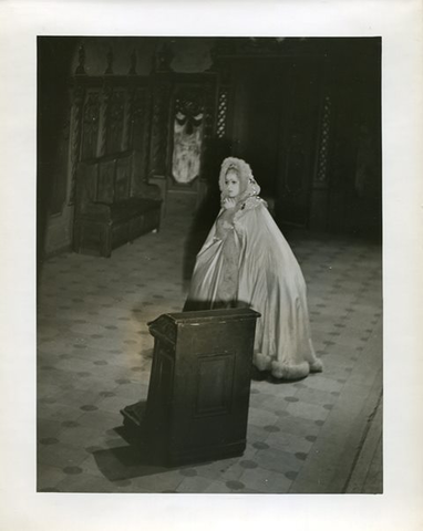 Manon, Jules Massenet. San Francisco Opera, 1939. Photographer: Lawrence B. Morton/San Francisco Opera.