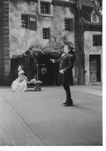 Manon, Jules Massenet. San Francisco Opera, 1939. Photographer: Unknown/San Francisco Opera.