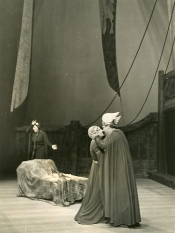 Tristan und Isolde, Richard Wagner. San Francisco Opera, 1939. Photographer: Lawrence B. Morton/San Francisco Opera.