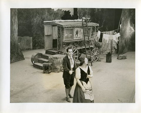 Pagliacci, Ruggero Leoncavallo. San Francisco Opera, 1939. Photographer: Lawrence B. Morton/San Francisco Opera.